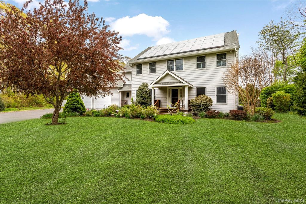 56 Lagoon Court W, South Jamesport, NY 11901