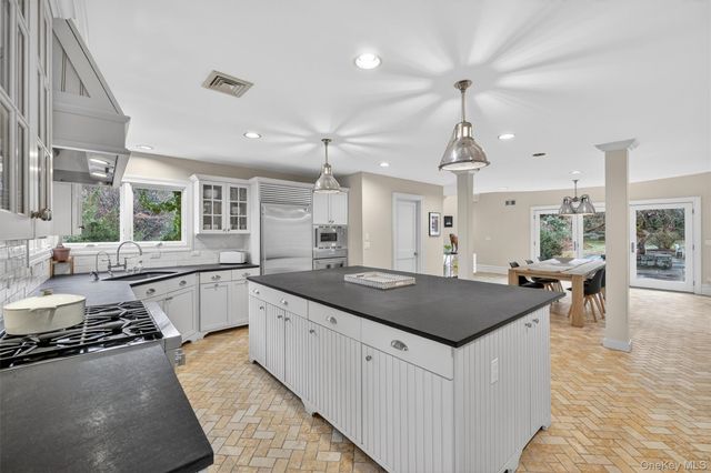 6 W Sunnyside Lane, Irvington, NY 10533