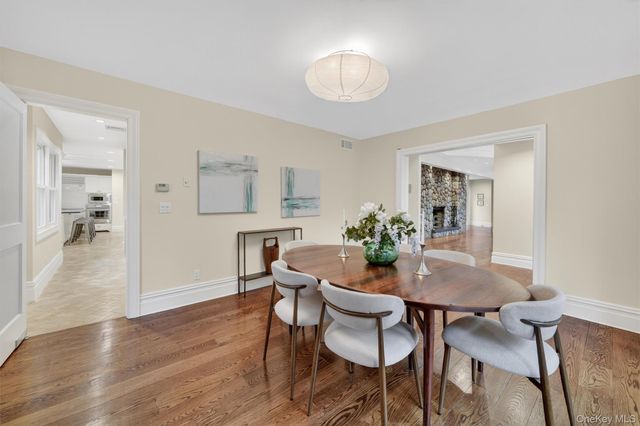 6 W Sunnyside Lane, Irvington, NY 10533