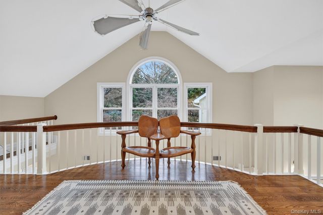 6 W Sunnyside Lane, Irvington, NY 10533