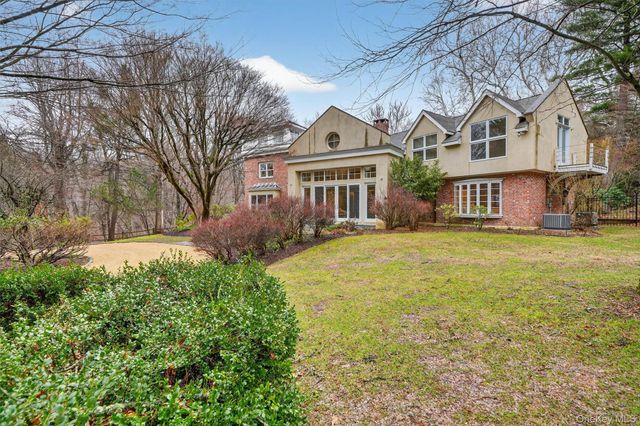 6 W Sunnyside Lane, Irvington, NY 10533