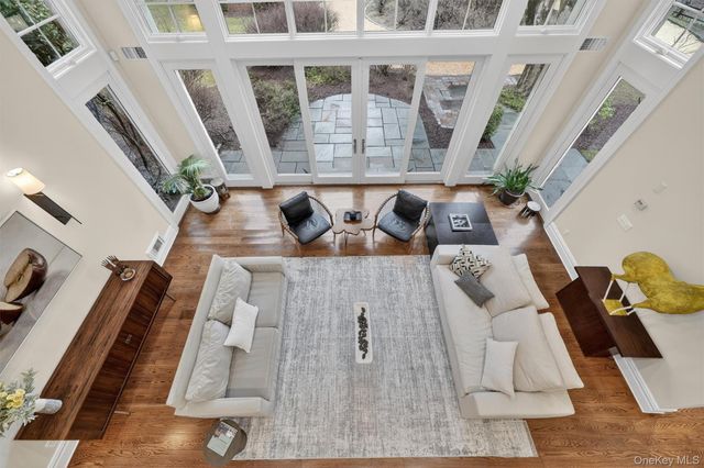 6 W Sunnyside Lane, Irvington, NY 10533