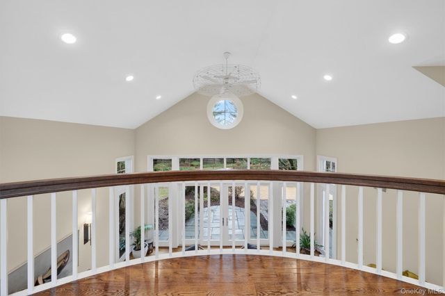 6 W Sunnyside Lane, Irvington, NY 10533