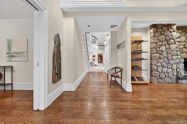 6 W Sunnyside Lane, Irvington, NY 10533