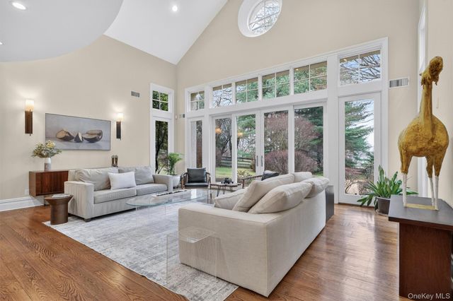 6 W Sunnyside Lane, Irvington, NY 10533