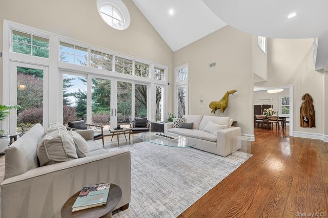 6 W Sunnyside Lane, Irvington, NY 10533