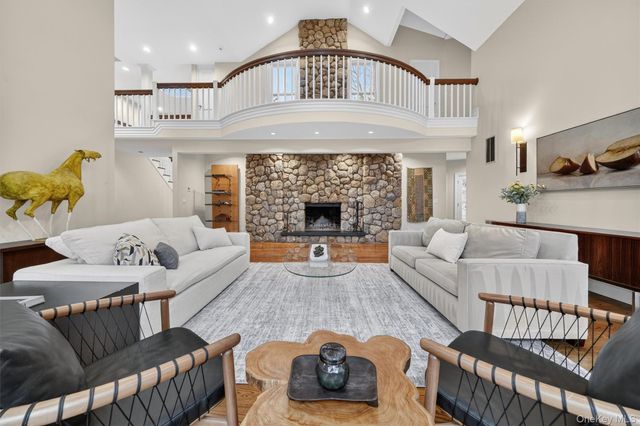 6 W Sunnyside Lane, Irvington, NY 10533