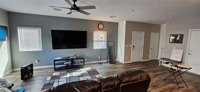 7050 Fossil Rim Street, North Las Vegas, NV 89084