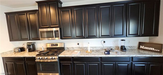 7050 Fossil Rim Street, North Las Vegas, NV 89084