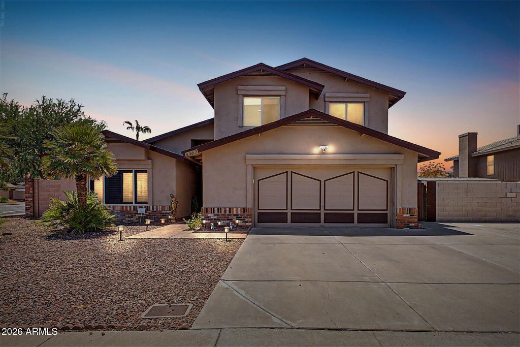3933 W SAGUARO PARK Lane, Glendale, AZ 85310 — exterior