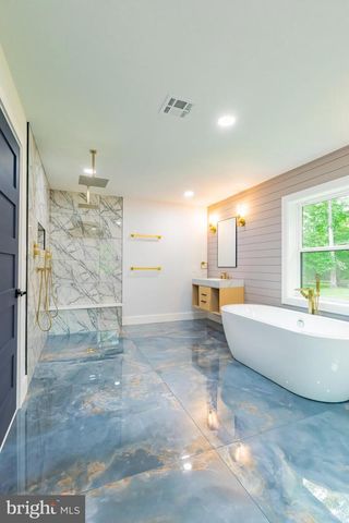 11 STOOPVILLE RD, Newtown, PA 18940