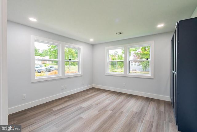 11 STOOPVILLE RD, Newtown, PA 18940