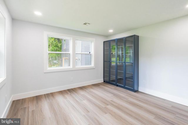 11 STOOPVILLE RD, Newtown, PA 18940