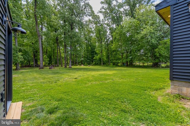 11 STOOPVILLE RD, Newtown, PA 18940