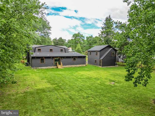 11 STOOPVILLE RD, Newtown, PA 18940