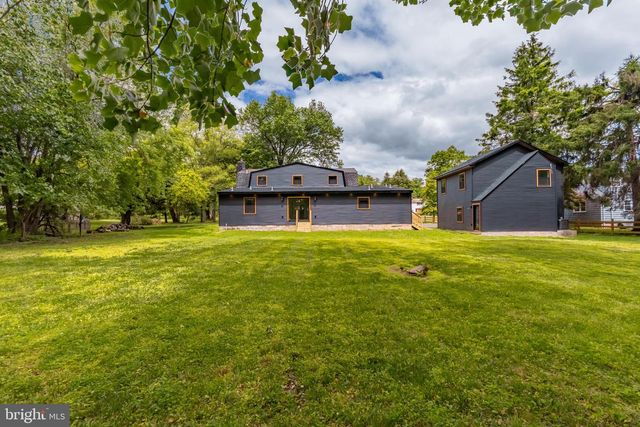 11 STOOPVILLE RD, Newtown, PA 18940