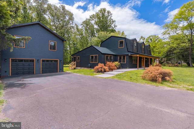 11 STOOPVILLE RD, Newtown, PA 18940