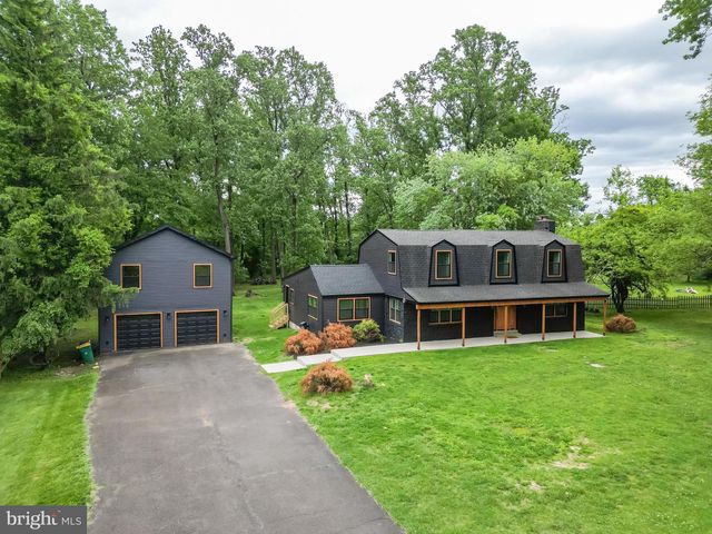 11 STOOPVILLE RD, Newtown, PA 18940