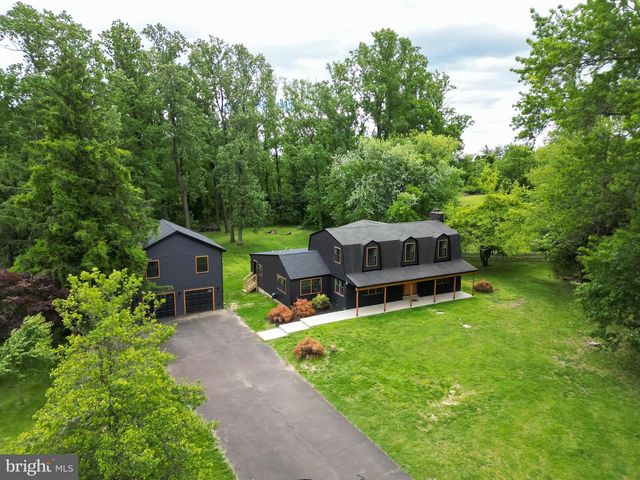 11 STOOPVILLE RD, Newtown, PA 18940