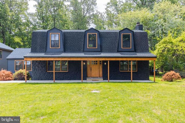 11 STOOPVILLE RD, Newtown, PA 18940