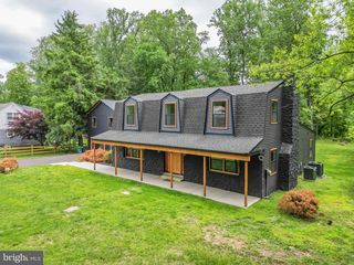 11 STOOPVILLE RD, Newtown, PA 18940