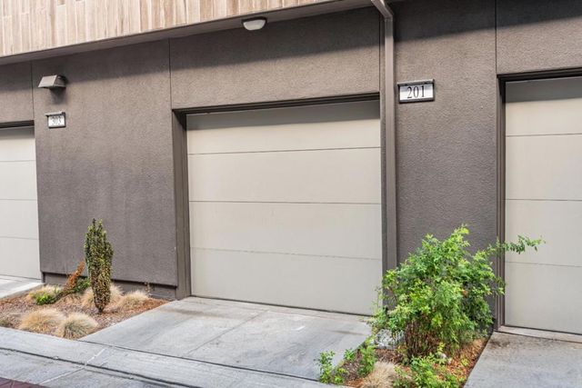 220 Waters Park Circle 201, San Mateo, CA 94403