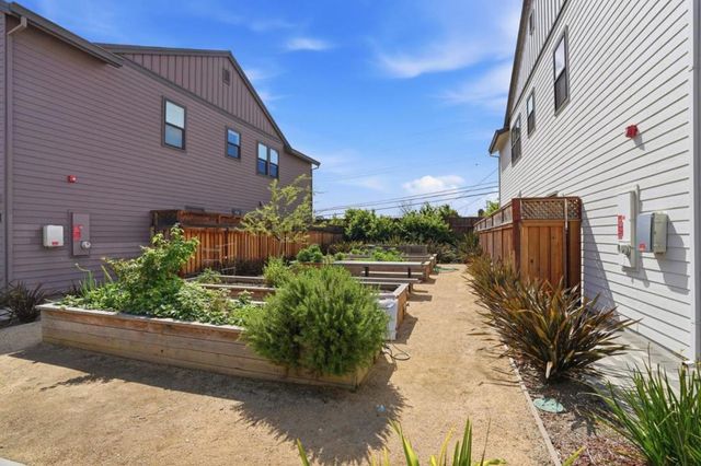 220 Waters Park Circle 201, San Mateo, CA 94403