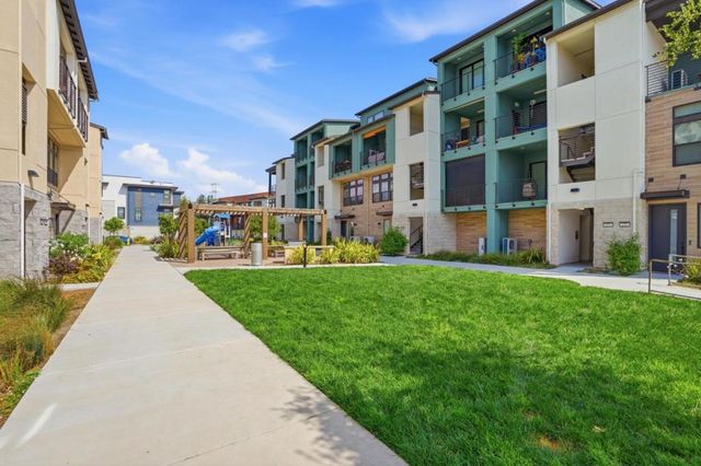 220 Waters Park Circle 201, San Mateo, CA 94403