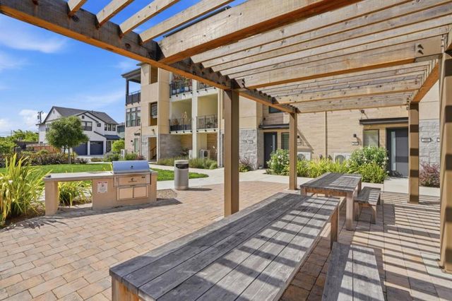 220 Waters Park Circle 201, San Mateo, CA 94403