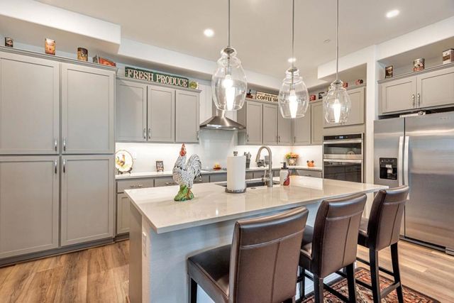 220 Waters Park Circle 201, San Mateo, CA 94403