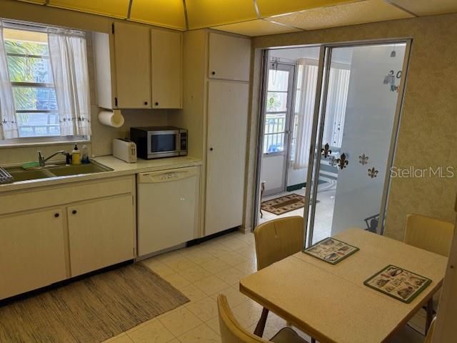 4700 COVE CIRCLE 203, St Petersburg, FL 33708