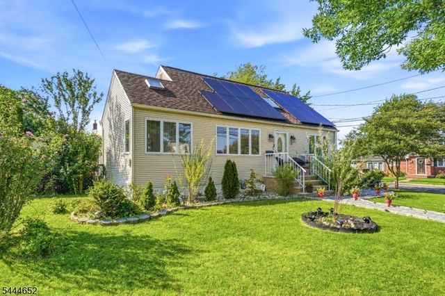 28 Brookhill Ter, Clifton City, NJ 07013