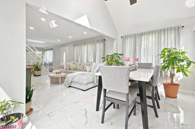 28 Brookhill Ter, Clifton City, NJ 07013