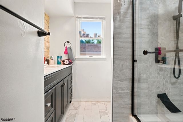 28 Brookhill Ter, Clifton City, NJ 07013