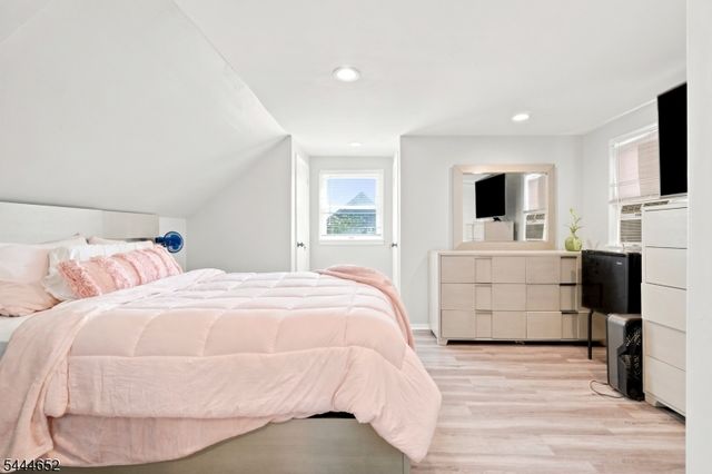 28 Brookhill Ter, Clifton City, NJ 07013