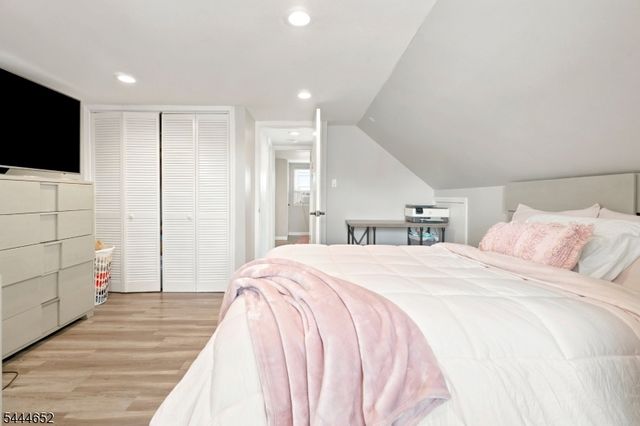 28 Brookhill Ter, Clifton City, NJ 07013
