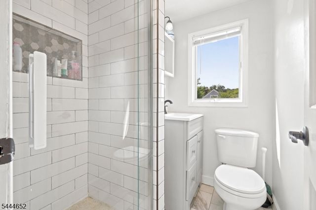 28 Brookhill Ter, Clifton City, NJ 07013