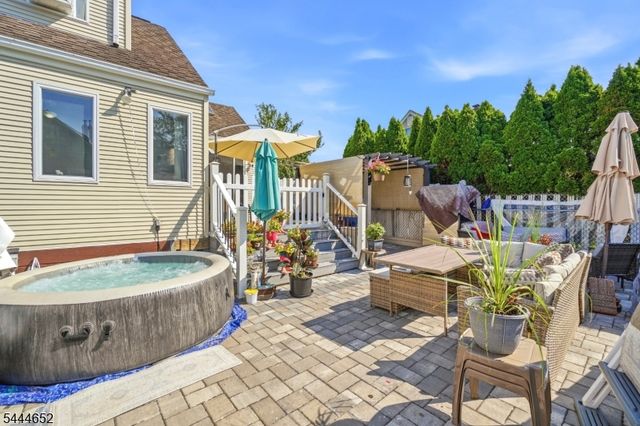 28 Brookhill Ter, Clifton City, NJ 07013