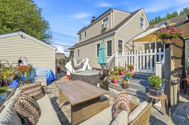 28 Brookhill Ter, Clifton City, NJ 07013
