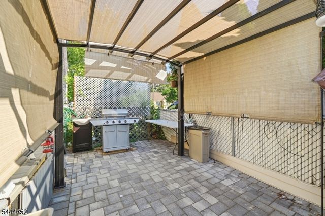 28 Brookhill Ter, Clifton City, NJ 07013