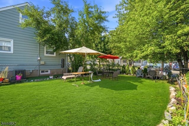 28 Brookhill Ter, Clifton City, NJ 07013