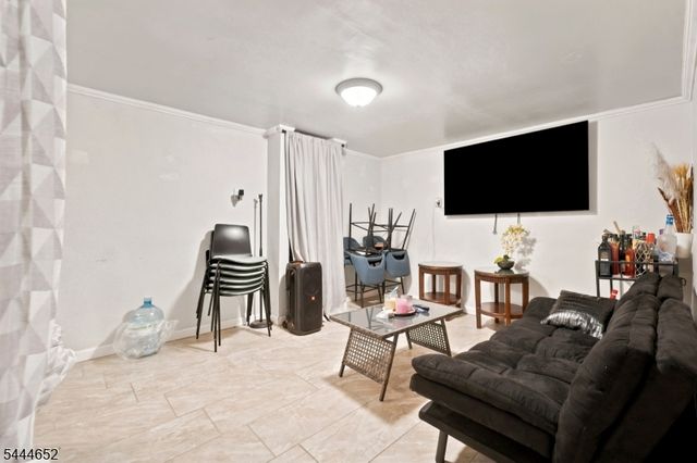28 Brookhill Ter, Clifton City, NJ 07013