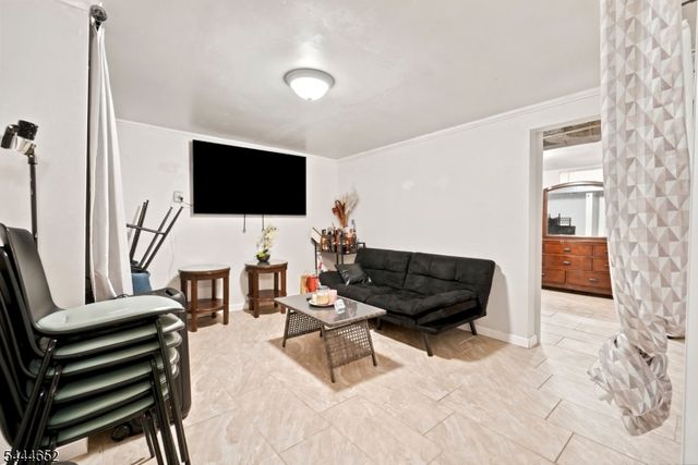 28 Brookhill Ter, Clifton City, NJ 07013