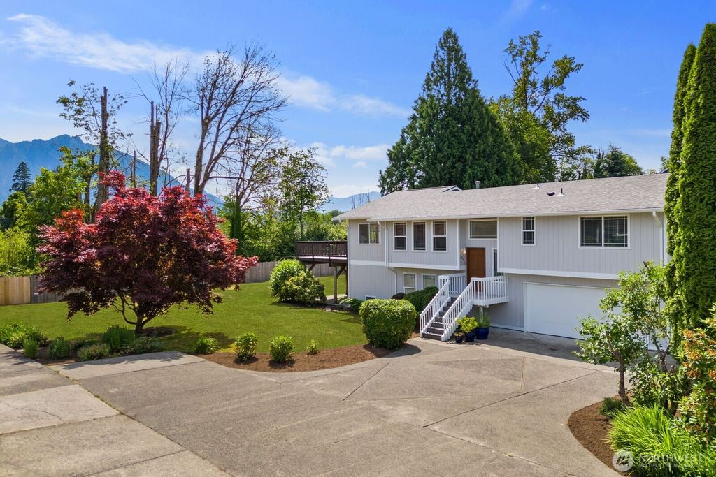 38505 SE 86th Place, Snoqualmie, WA 98065