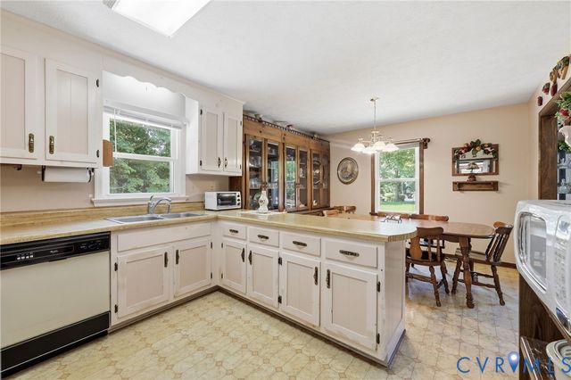 10111 Tunstall Rd, New Kent, VA 23124