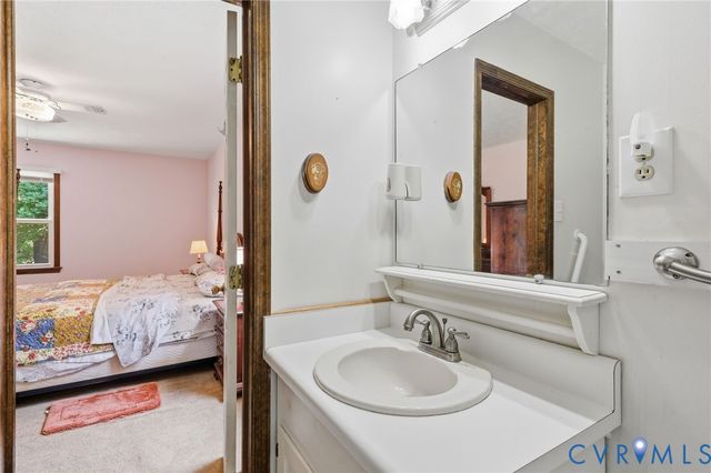 10111 Tunstall Rd, New Kent, VA 23124