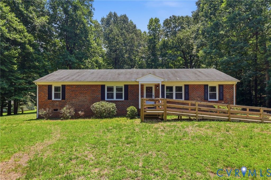 10111 Tunstall Rd, New Kent, VA 23124