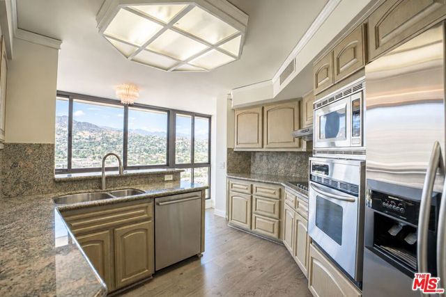 222 Monterey Road 1306, Glendale, CA 91206