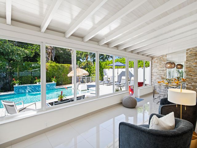 1913 N VICTORIA PARK Road, Fort Lauderdale, FL 33305