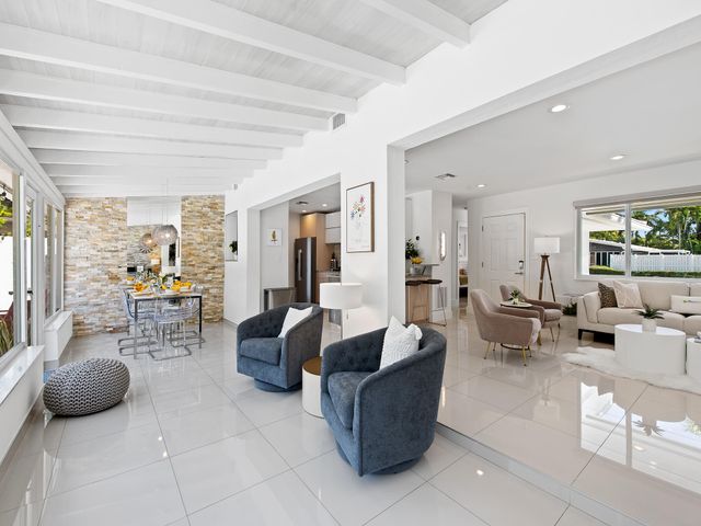 1913 N VICTORIA PARK Road, Fort Lauderdale, FL 33305